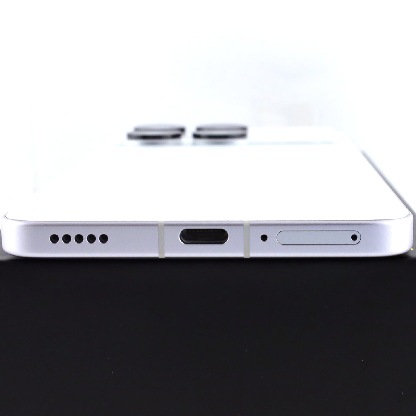 Aランク POCO F6 Pro 12/256GB White 23113RKC6G 国内Simフリー版【90日保証】
