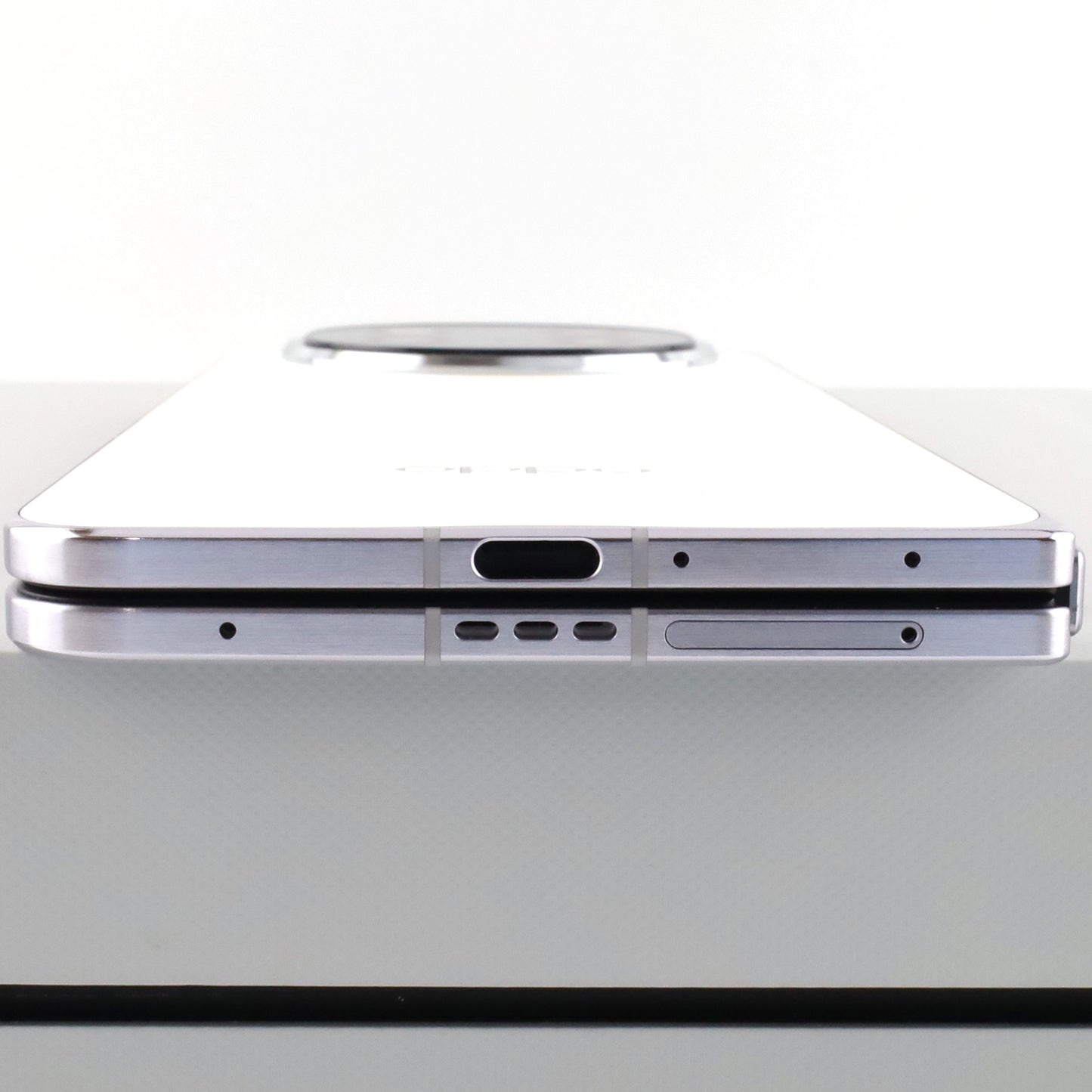 C+ランク OPPO Find N5 16/512GB MistyWhite CPH2671 グローバル版【30日保証】