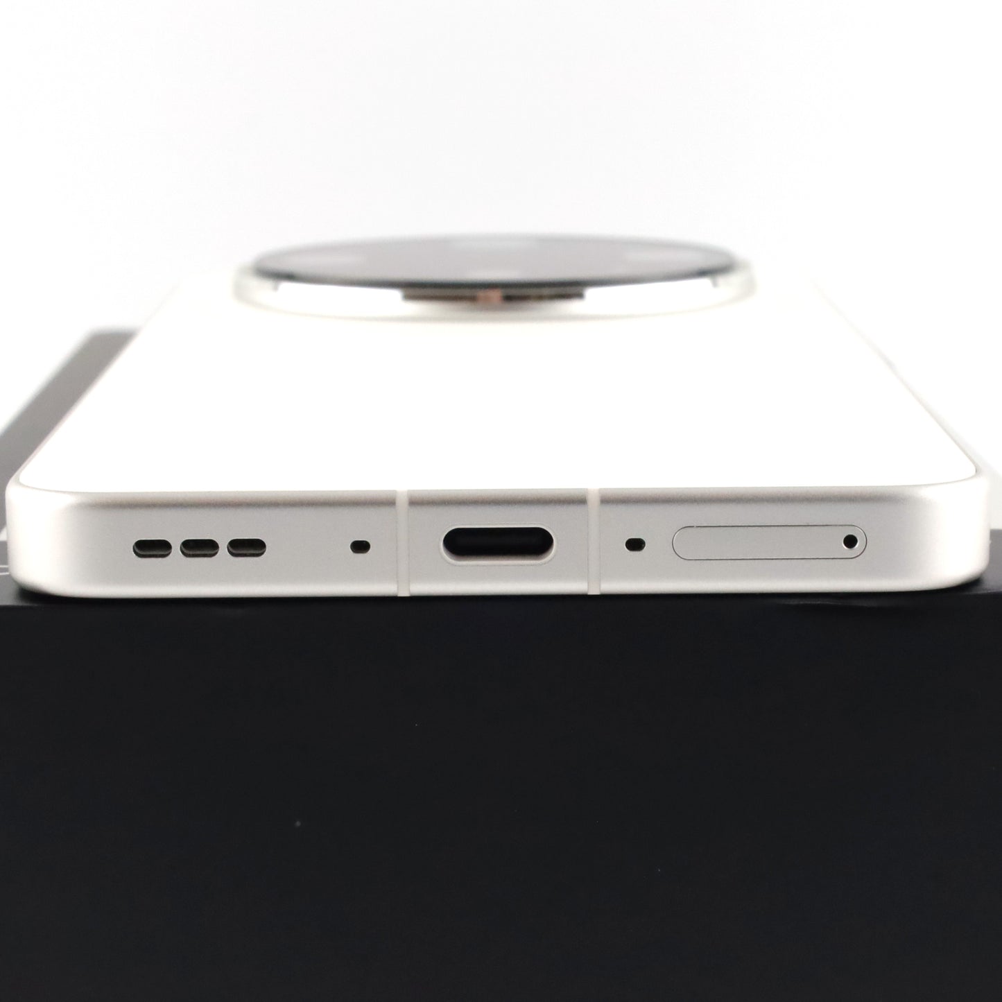 A-ランク OPPO Find X8 Ultra 衛星通信版 16GB/1TB White PKU110 中国版【90日保証】