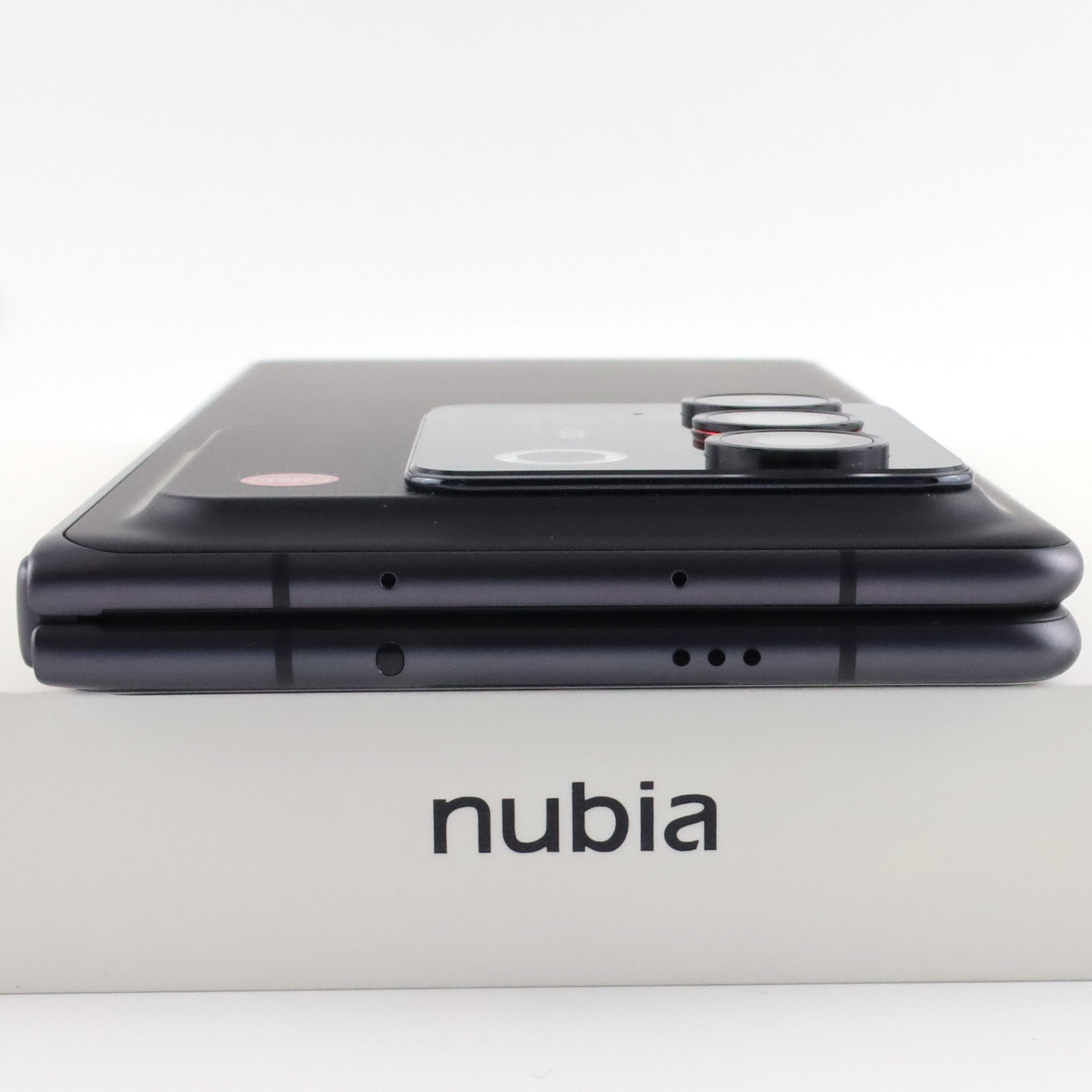A-ランク nubia Fold 12/256GB ブラック A502ZT Y!mobile版【30日保証