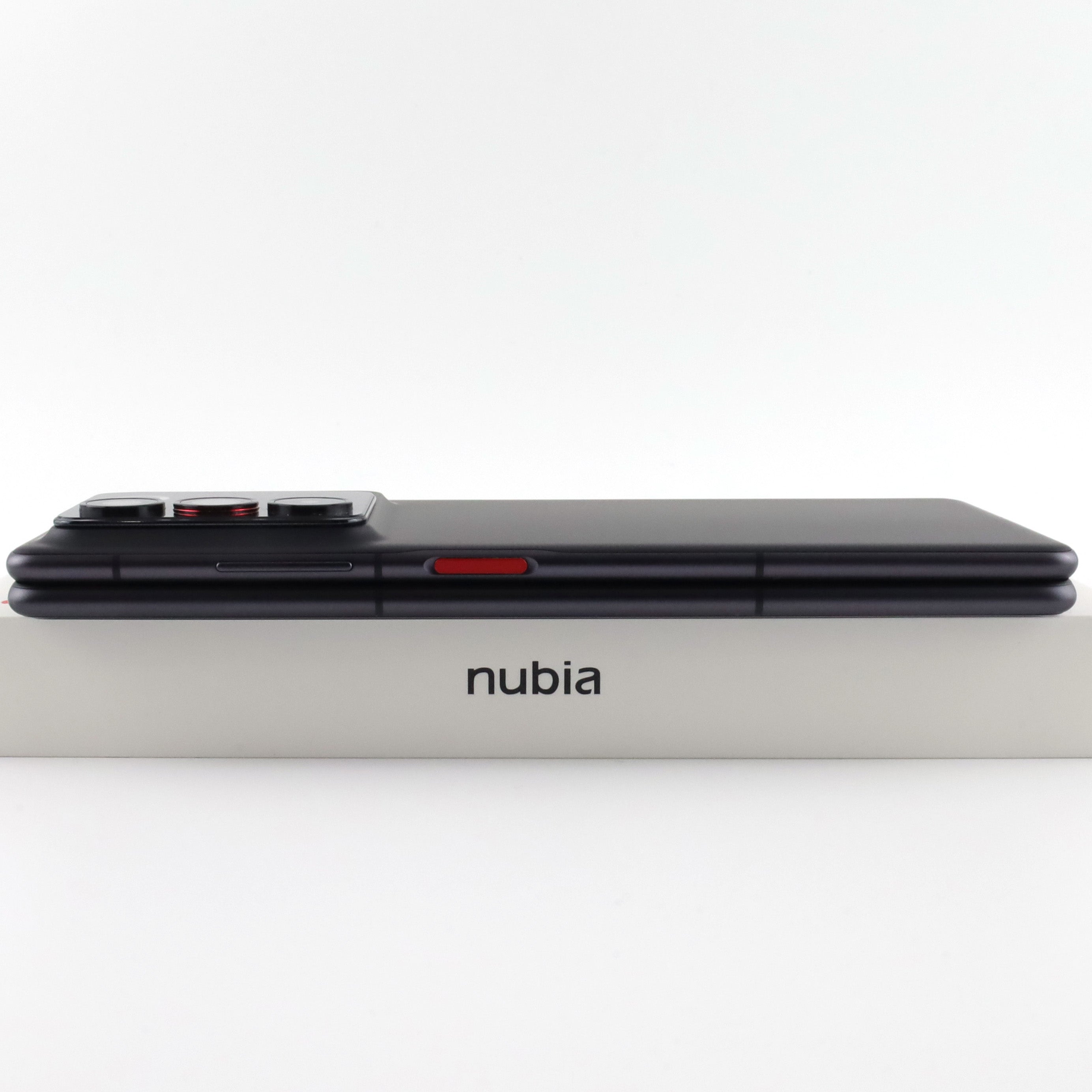 A-ランク nubia Fold 12/256GB ブラック A502ZT Y!mobile版【30日保証