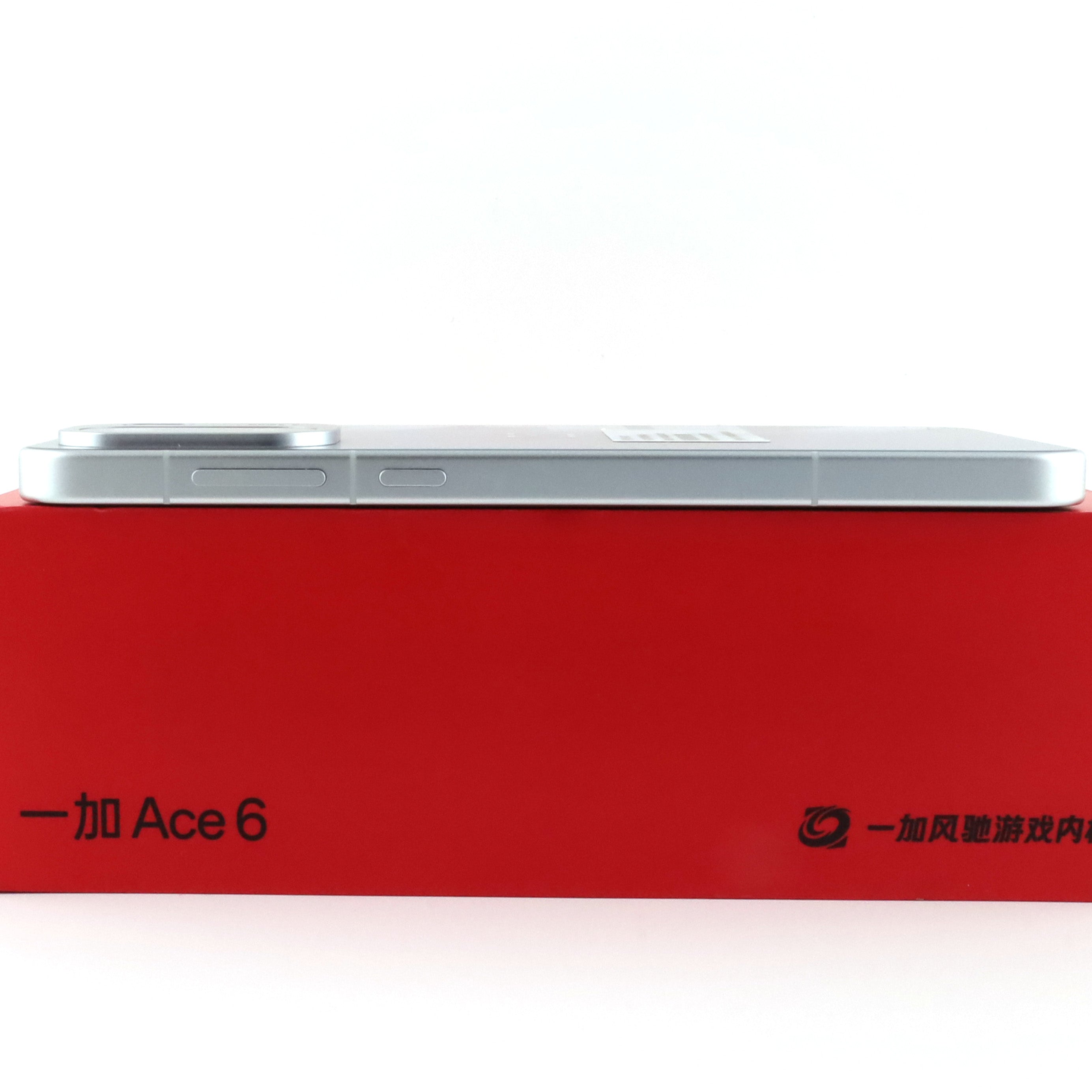 B+ランク OnePlus Ace 6 12/256GB Silver PLQ110 中国版【90日保証