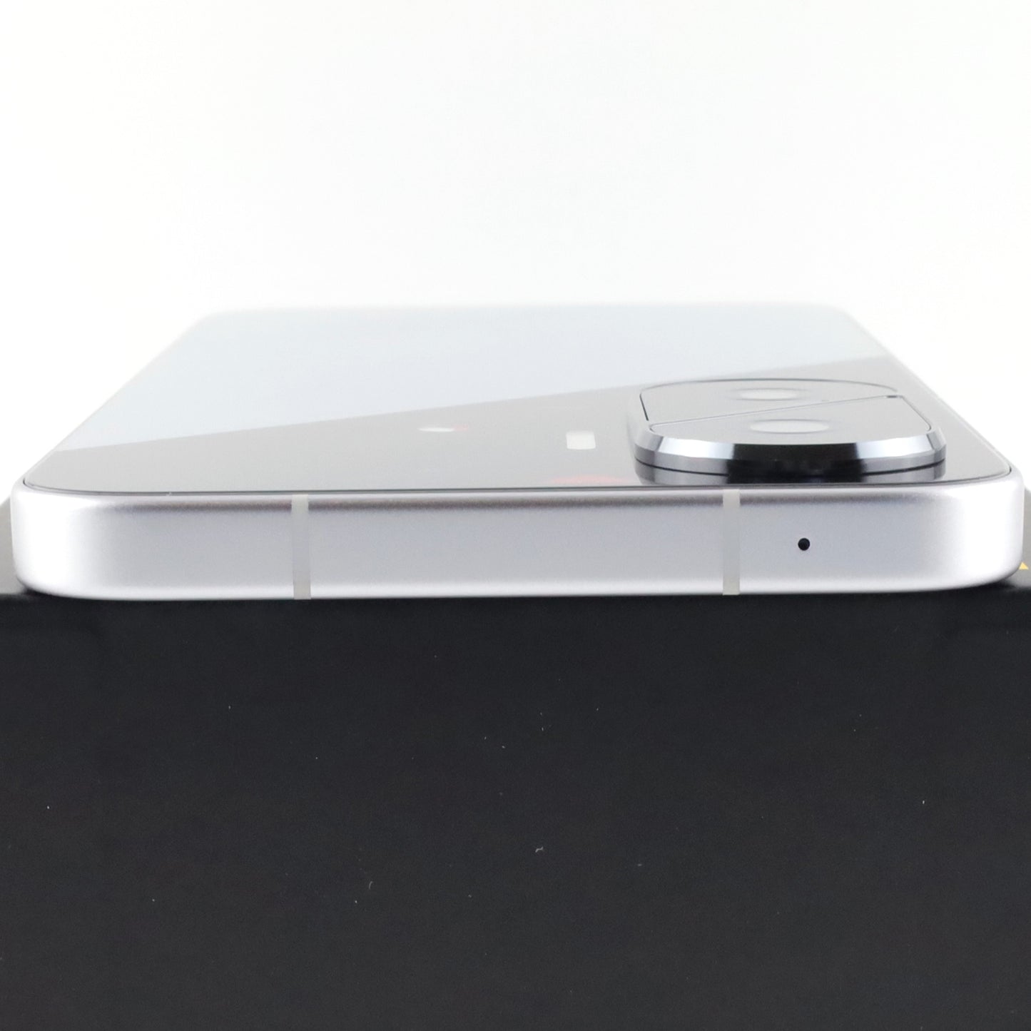 Aランク POCO F7 12/256GB Silver 25053PC47G 国内版【90日保証】