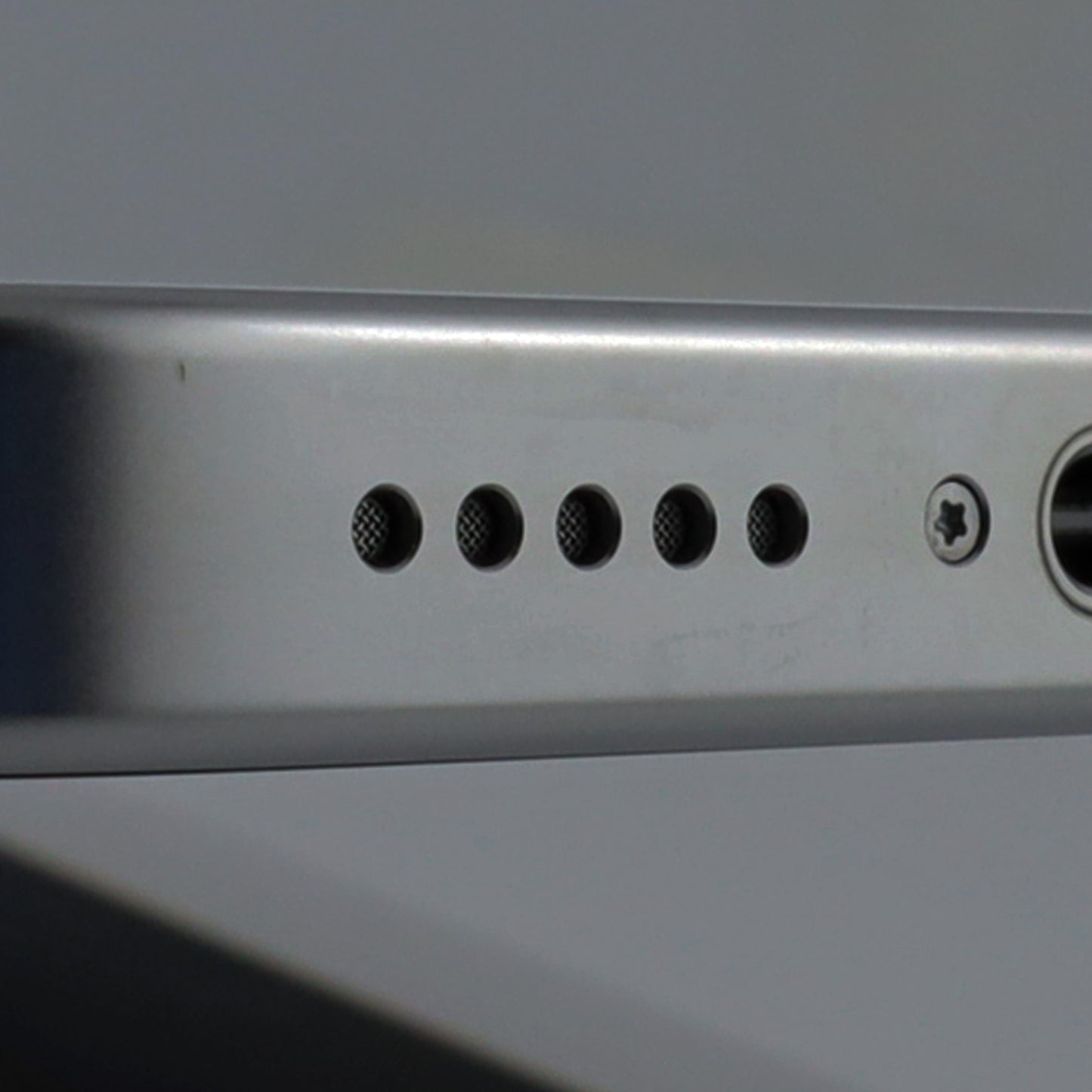 B+ランク iPhone 16 Pro 256GB WhiteTitanium A3294 MYLU3ZA/A 香港版【90日保証】