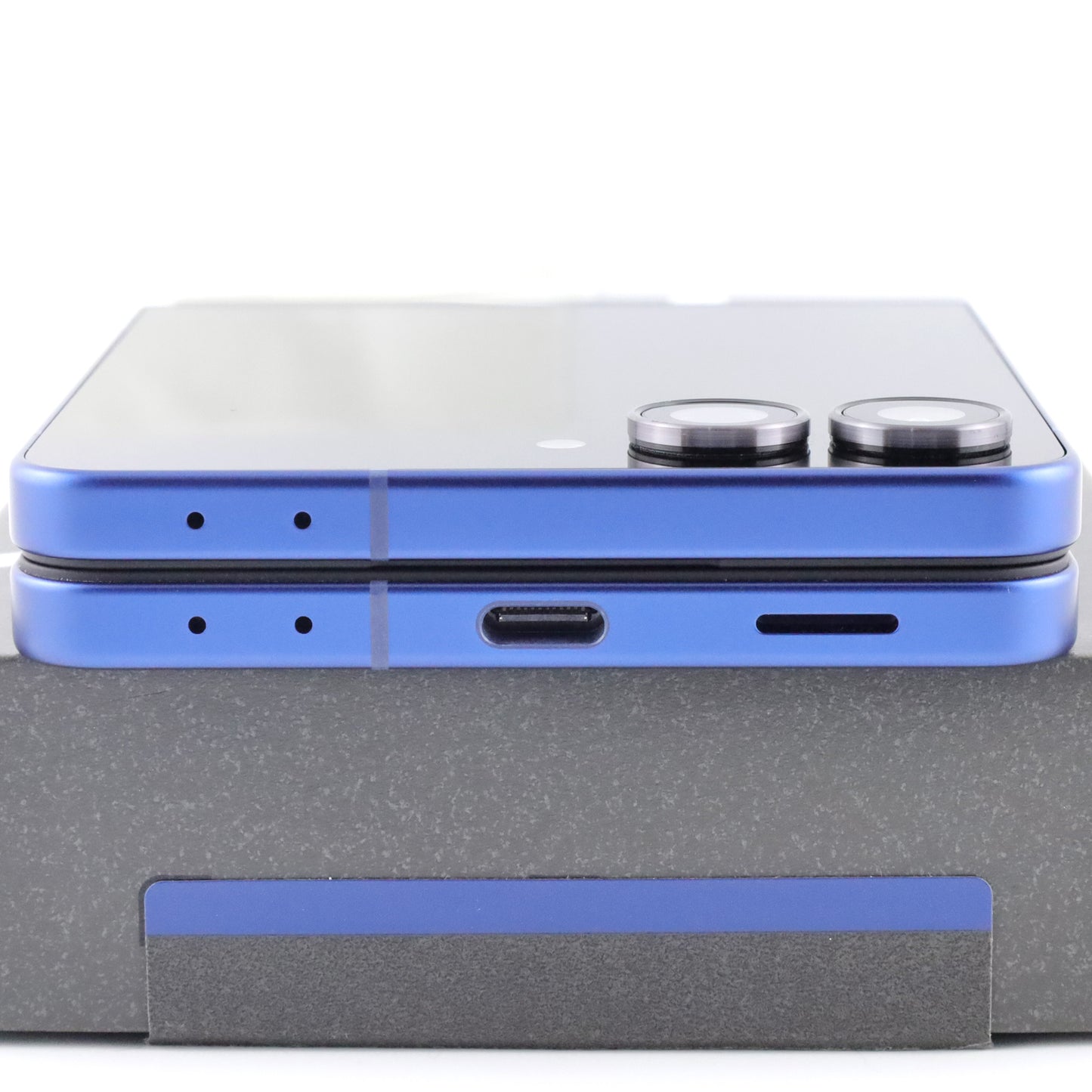 C+ランク Galaxy Z Flip7 12/256GB BlueShadow SM-F766Q 国内版【30日保証】