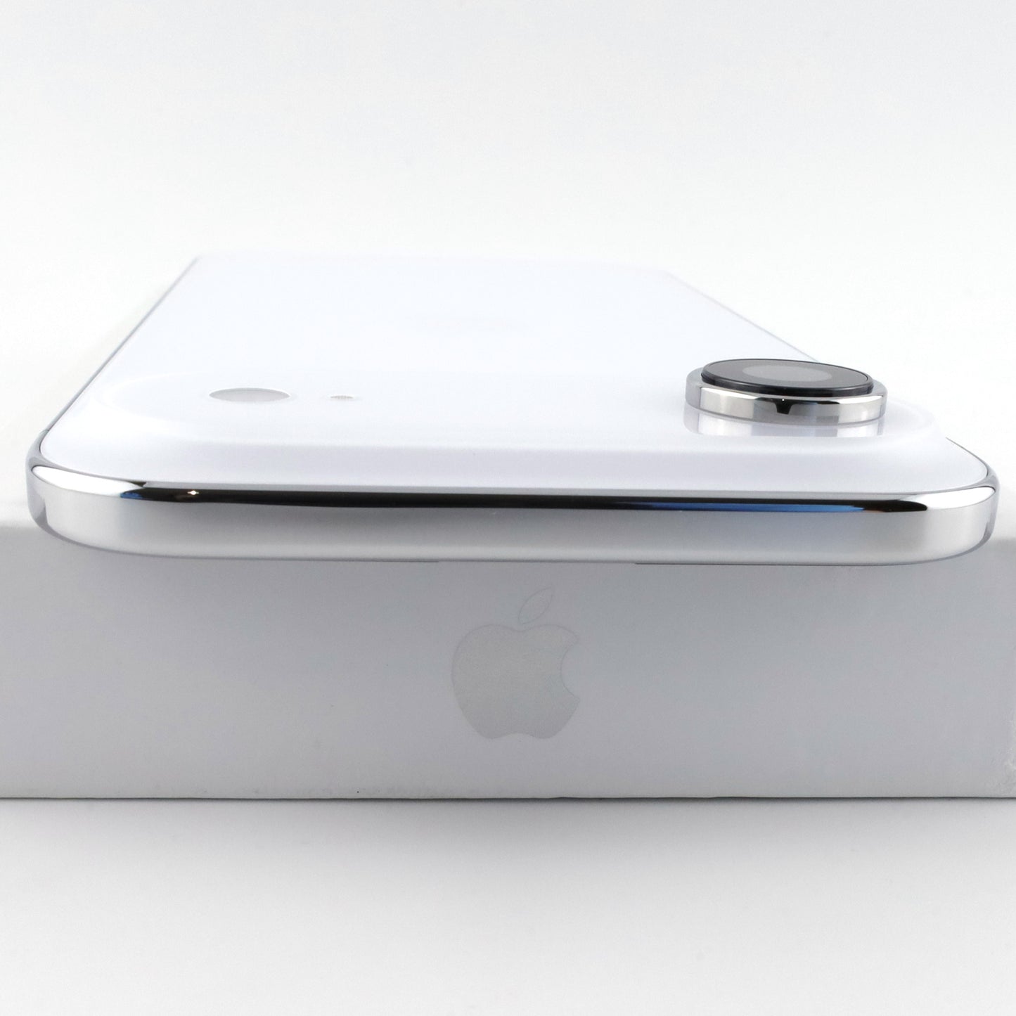 A-ランク iPhone Air 256GB CloudWhite A3516 MG284J/A 国内SB版 【90日保証】