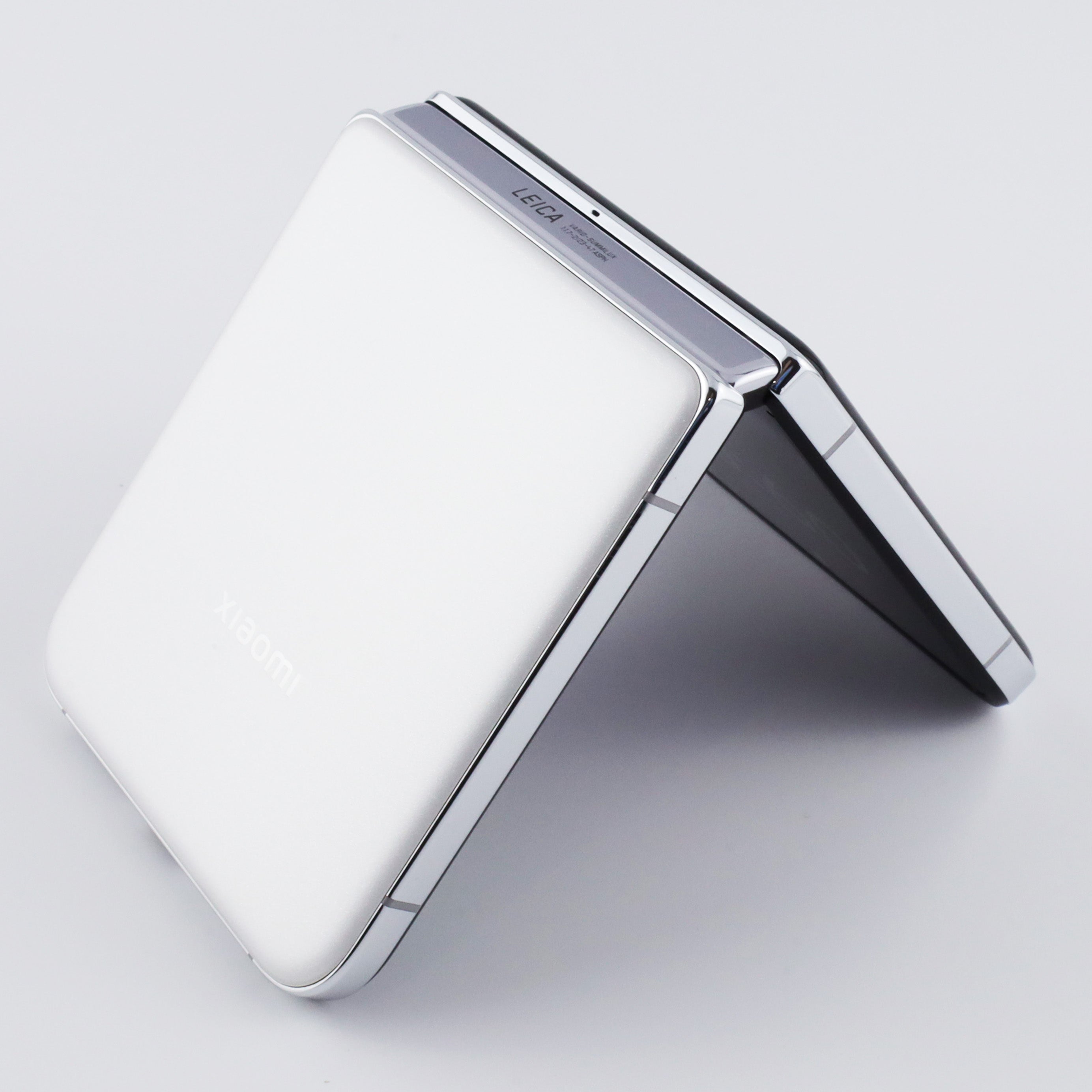C+ランク Xiaomi MIX Flip 16/1024GB White 2405CPX3DC 中国版【30日