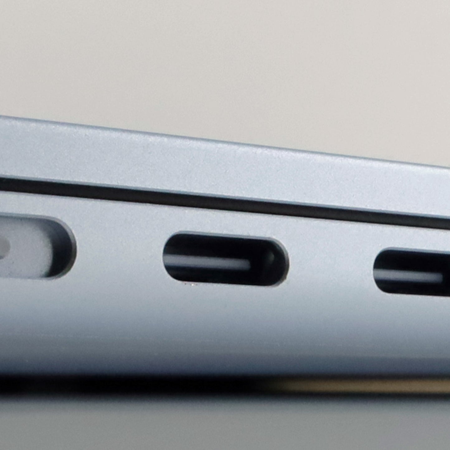 A-ランク MacBook Air M4チップ 16/512GB MC6U4J/A A3240 国内【90日保証】