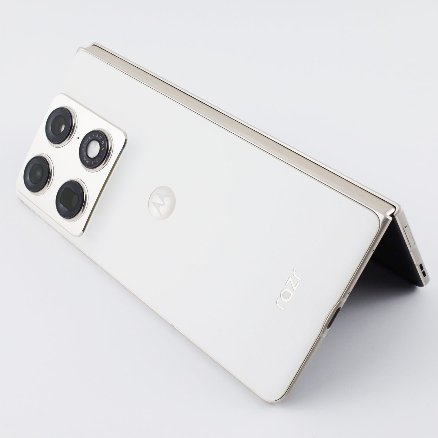 C++ランク motorola razr fold 16/512GB Pantone Lily White XT2651-1 YDM18642341P グローバル版【90日保証】