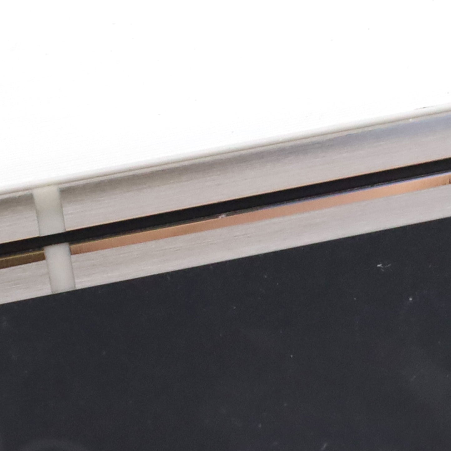 C++ランク motorola razr fold 16/512GB Pantone Lily White XT2651-1 YDM18642341P グローバル版【90日保証】