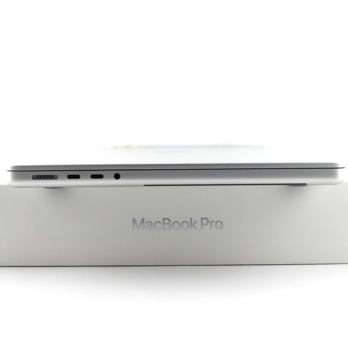 Bランク Apple MacBook Pro LiquidRetinaXDRディスプレイ 14.2インチ 16GB/1TB A2779 MPHJ3J/A 国内版【30日保証】