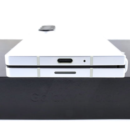 C+ランク Galaxy Z Fold6 12/256GB White SM-F956Q 国内版【30日保証】