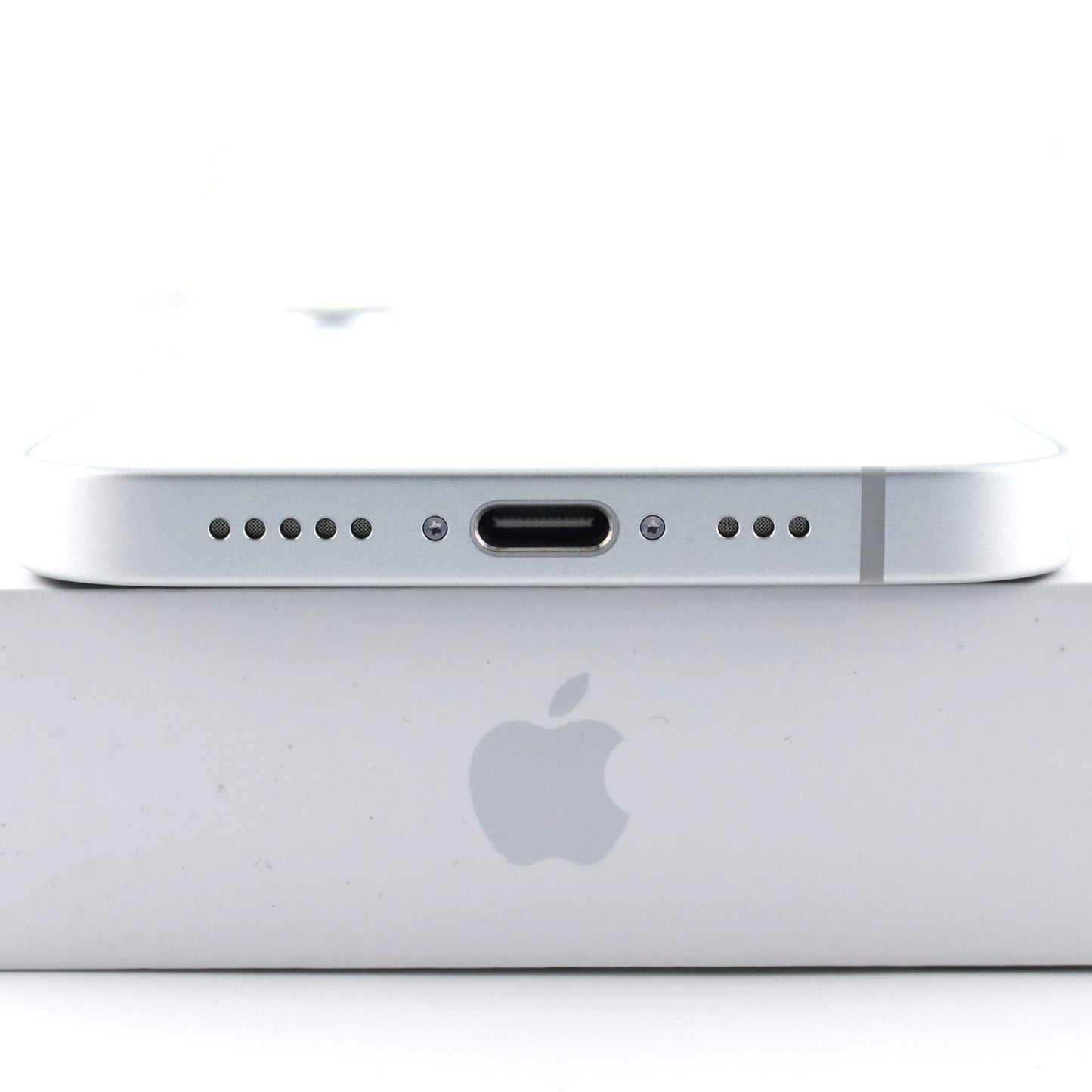 A-ランク iPhone 16e 128GB White A3409 MD1R4J/A 国内docomo版【90日保証】