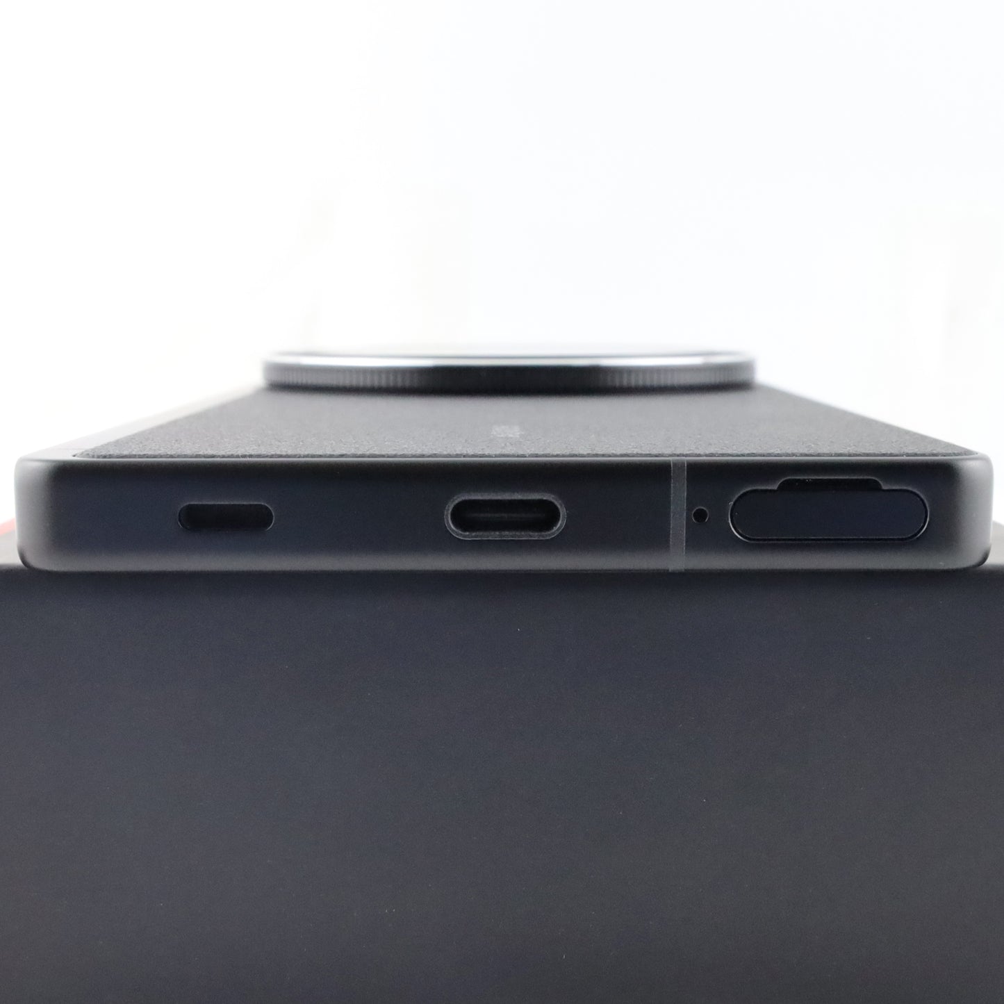 A-ランク AQUOS R9 pro 12/512GB Black SH-54E docomo版【90日保証】