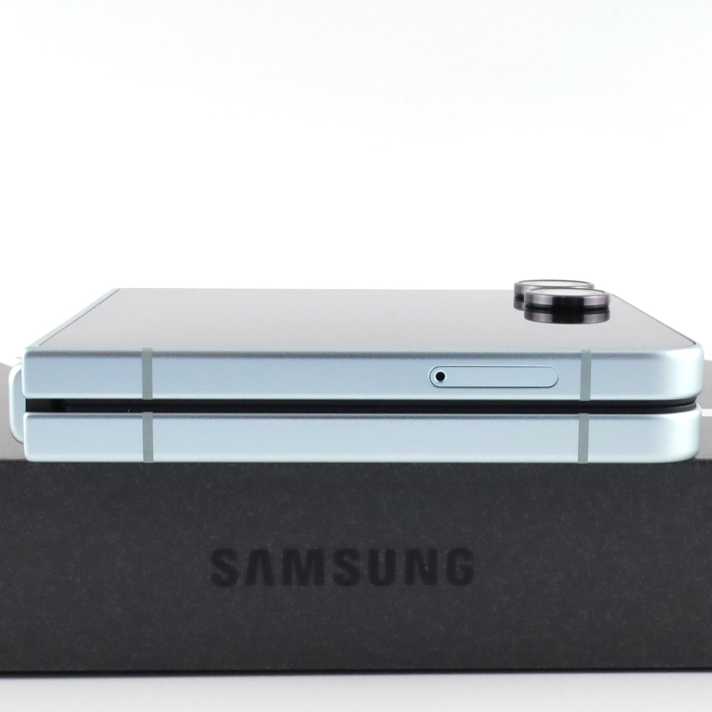 C++ランク Galaxy Z Flip7 12/512GB Mint SM-F766Q 国内版【30日保証】