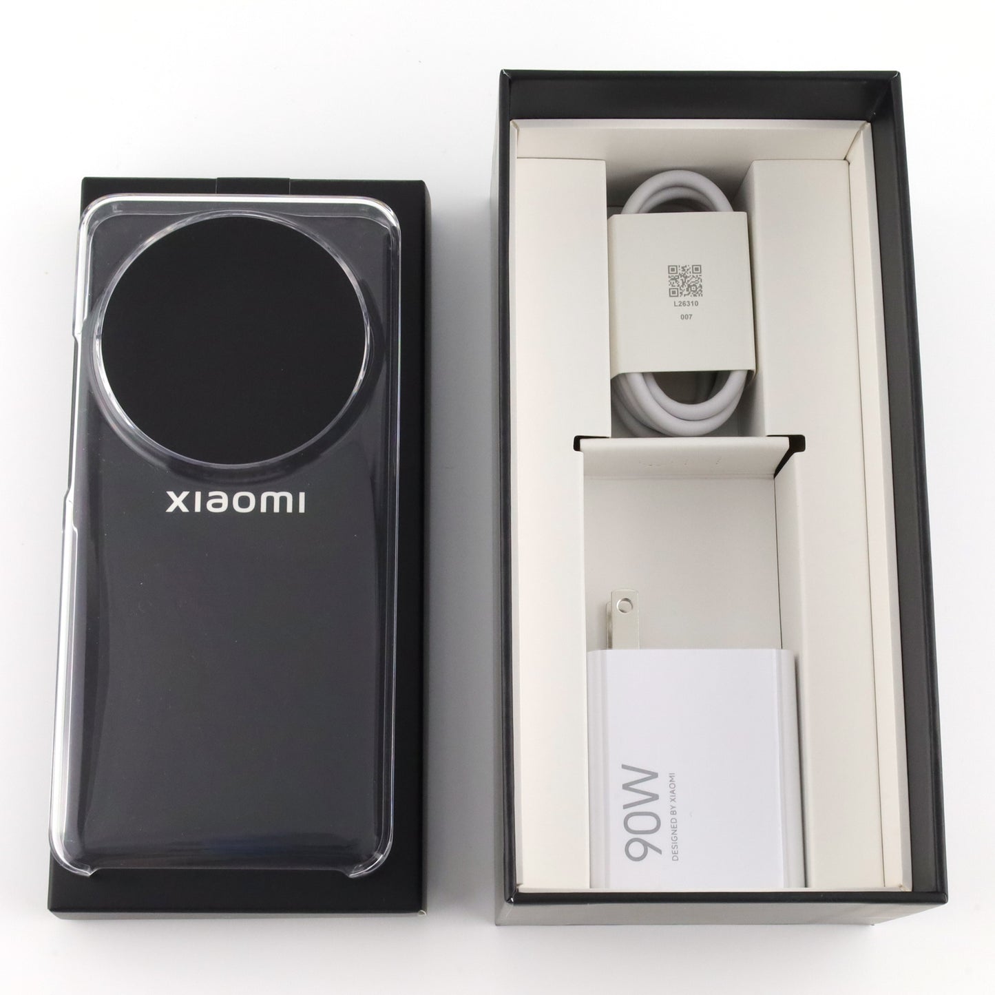 Aランク Xiaomi 15 Ultra 16/1024GB SilverChrome 25010PN30G 国内版【90日保証】