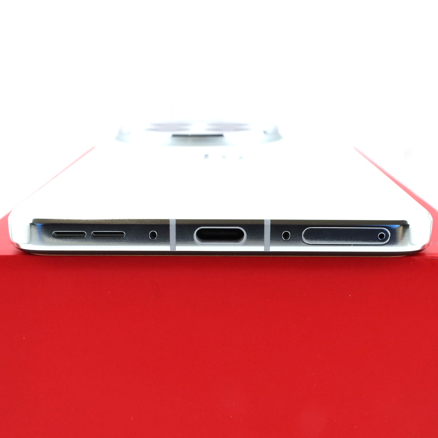 A-ランク OnePlus 13 24GB/1TB white PJZ110 中国版【90日保証】