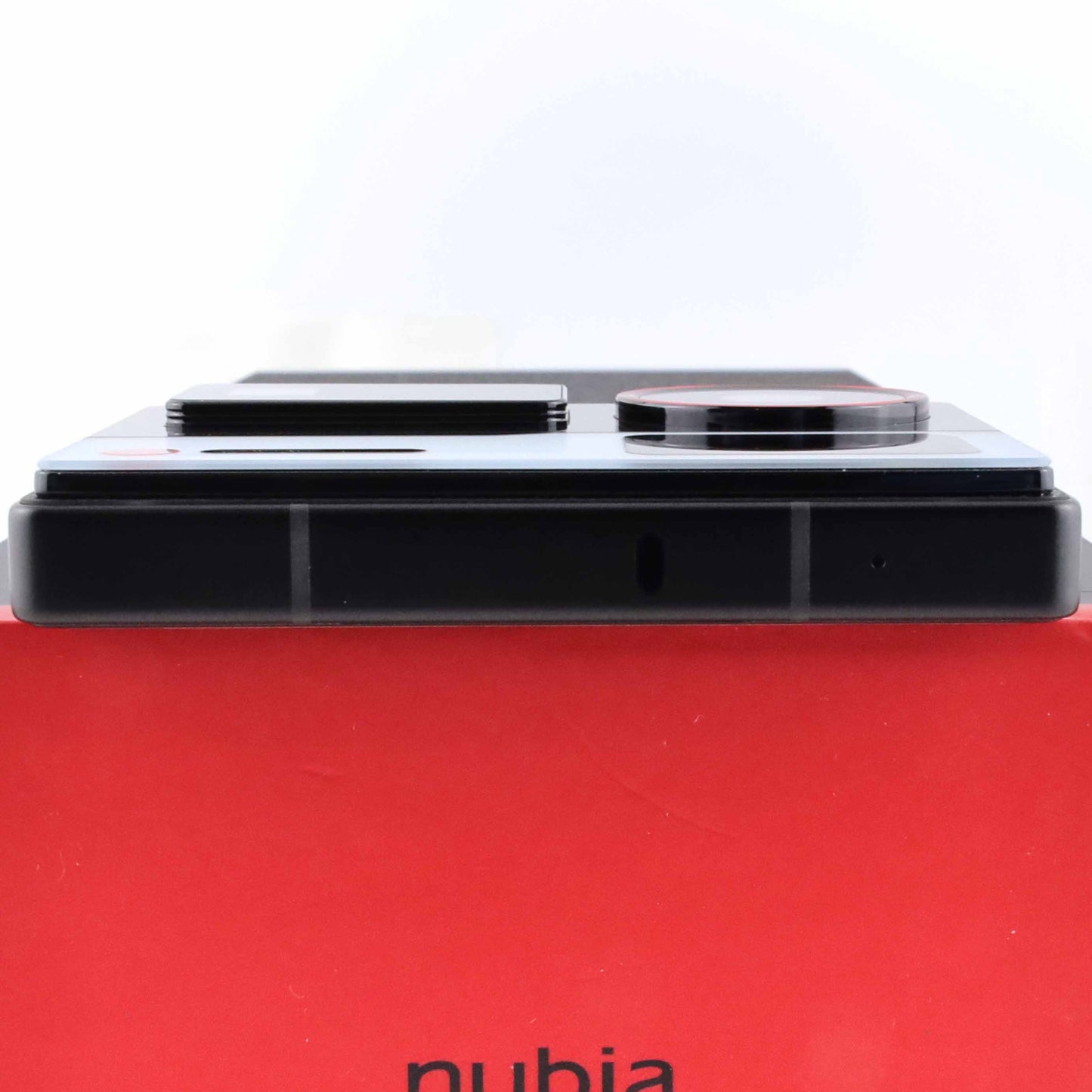 A-ランク nubia Z60 Ultra 16/512GB PhotographerEdition NX721J グローバル版【90日保証】